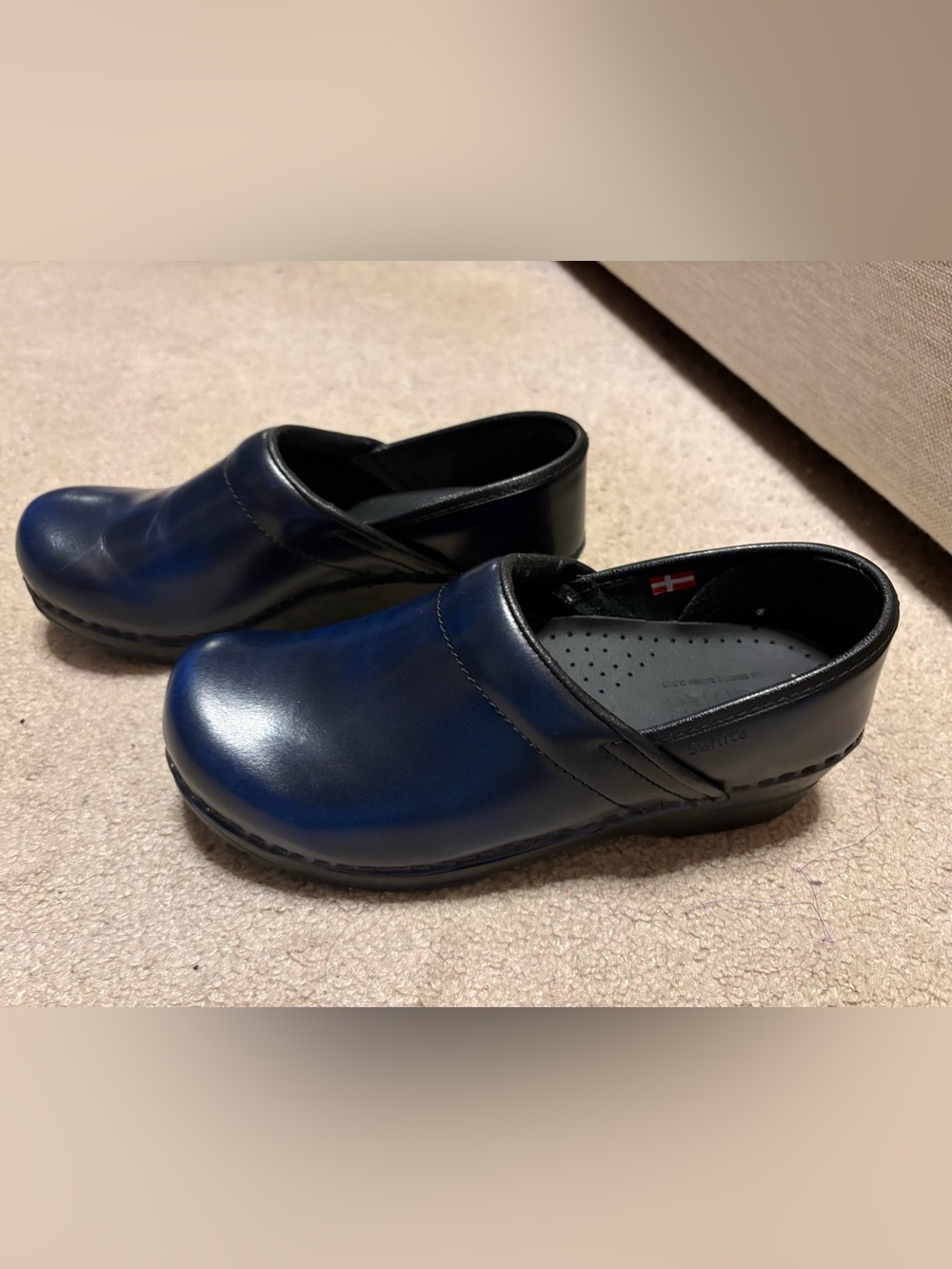 Eu 37 us Size 6.5-7 Sanita Navy Blue Leather Slip-On Clogs